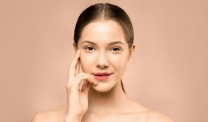 Read more about the article Kem Nền Cho Da Dầu 2026: Top 7 Sản Phẩm Kiềm Dầu Cả Ngày