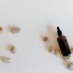 Routine Skincare Da Mụn Nhạy Cảm 2026: BHA + Vit C Combo