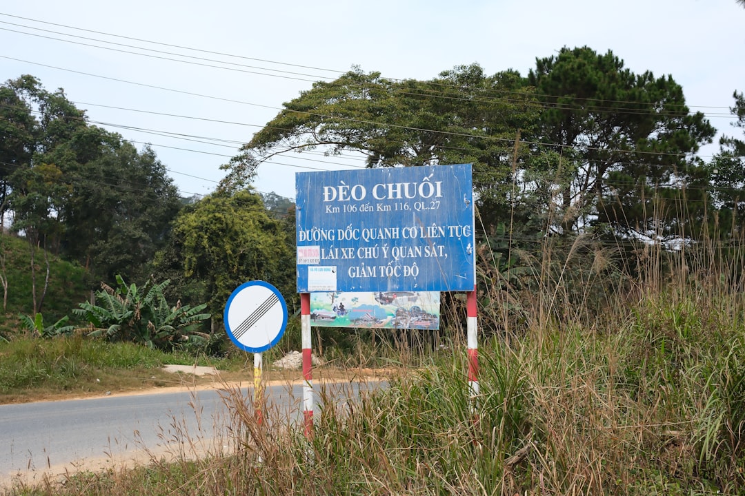 You are currently viewing Mẹo Chăm Sóc Móng Tay Đẹp Tại Nhà Không Cần Ra Tiệm