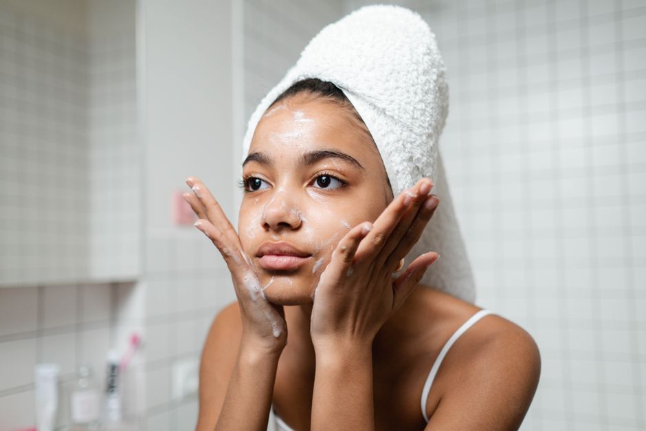 Routine skincare buổi sáng chuẩn 2026 cho da khỏe đẹp
